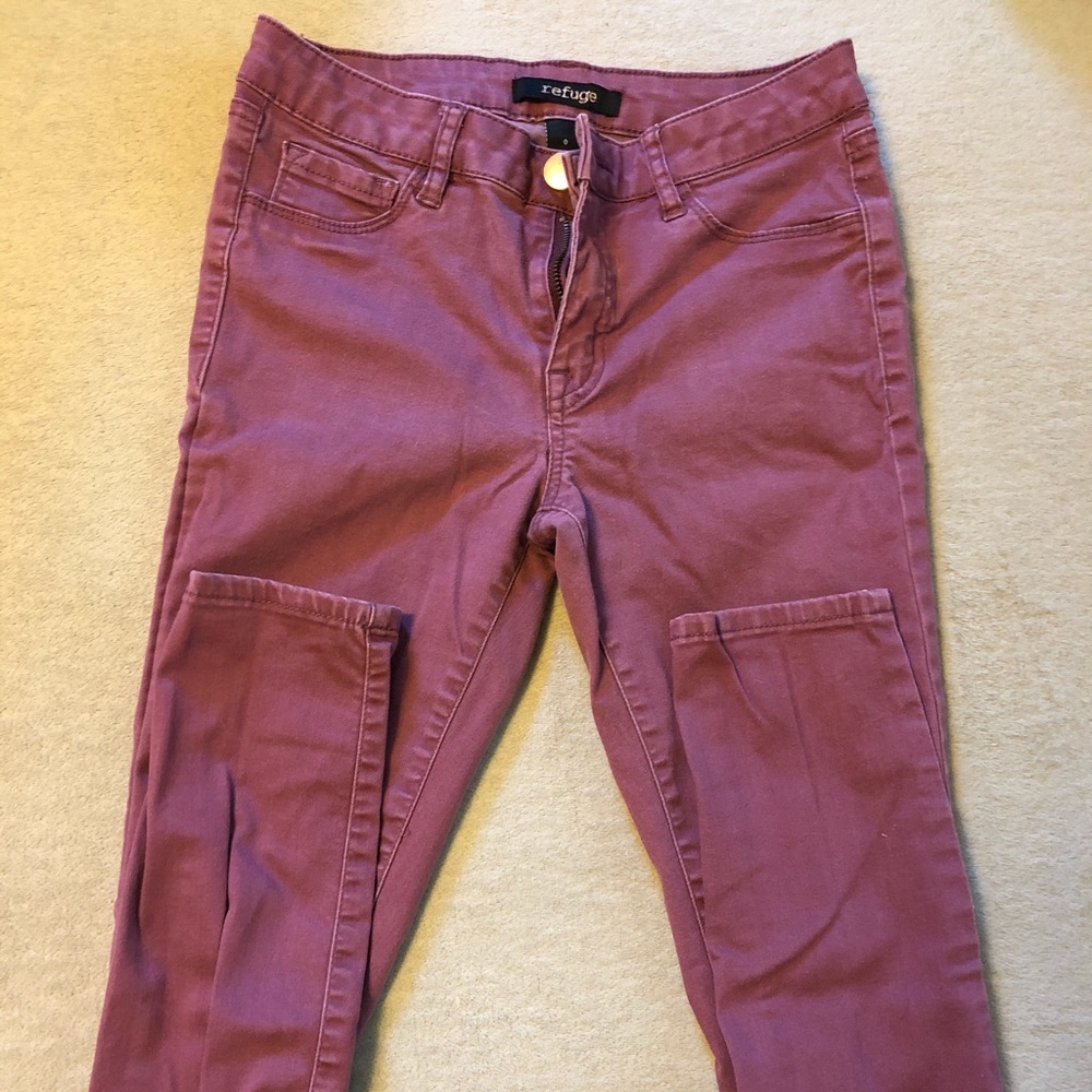 Refuge mauve colored jeans!